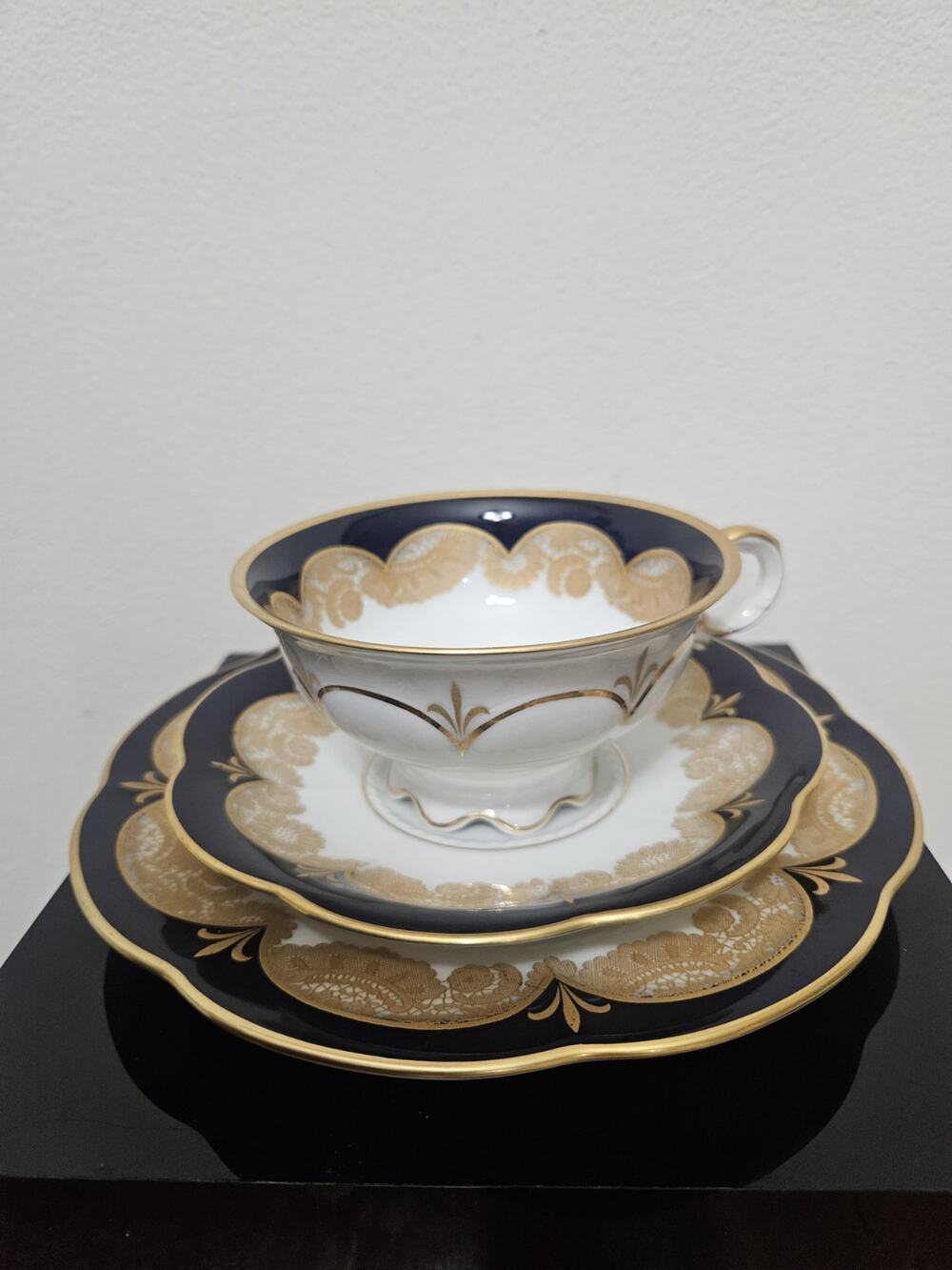 Antique 1934 Hutschenreuther Hohenberg Cobalt Blue Heavy Gold Trio Set 8782